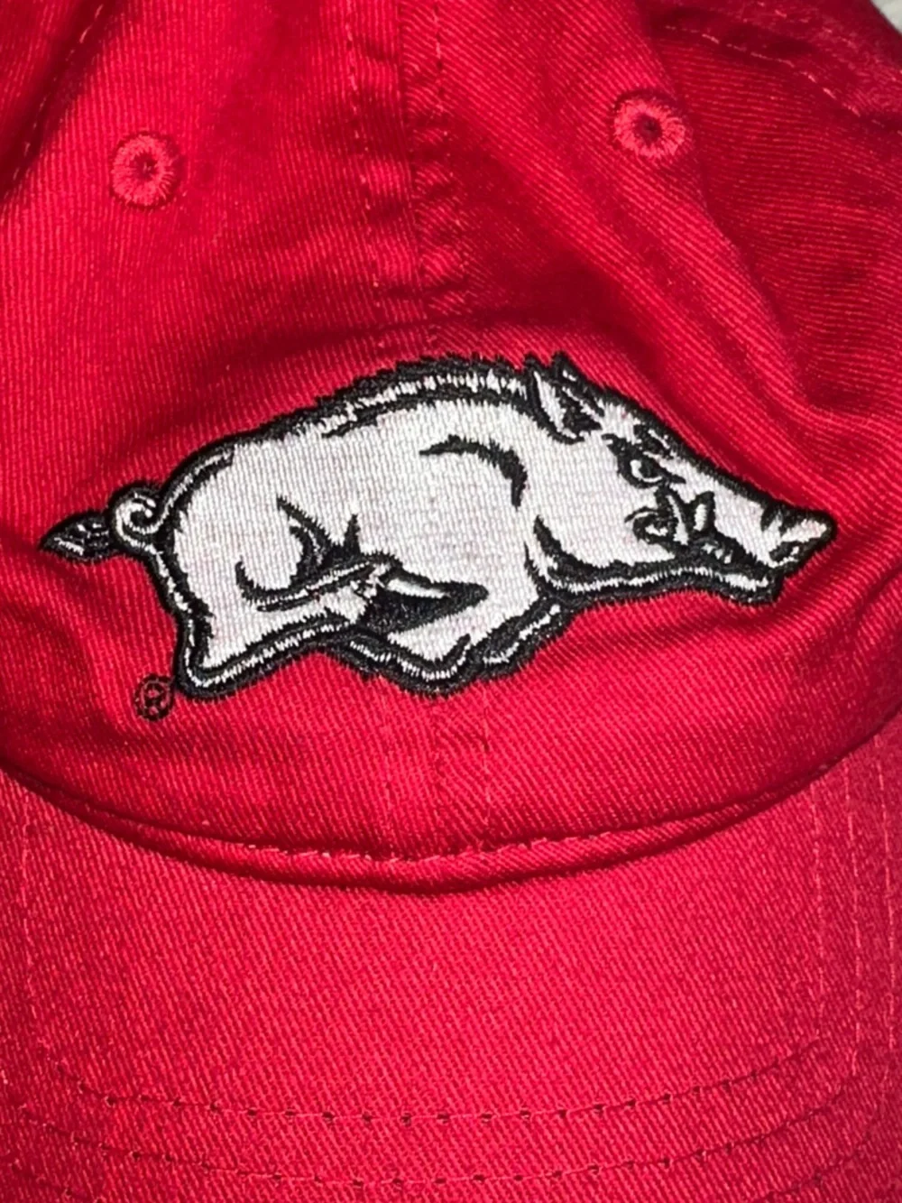 Signatures Arkansas Razorback Red Razorback Logo One Size Adjustable - Picture 6 of 6